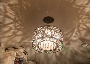 激光鏤空金屬吊燈，重新定義家居美學(xué)