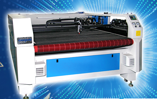 創(chuàng)軒鞋材激光畫線切割一體機(jī)感恩回饋，為您省時(shí)省力省人工！