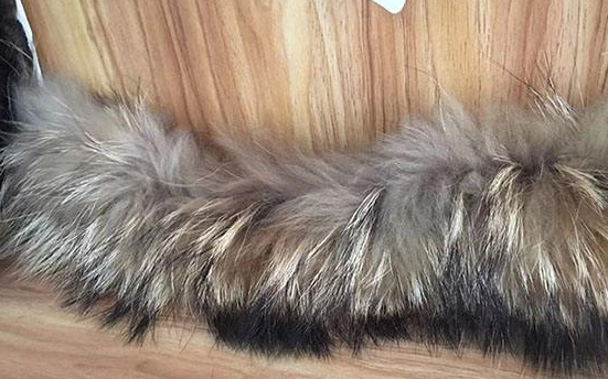 激光切割毛領(lǐng)，這個(gè)冬天要風(fēng)度也要溫度