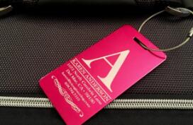 激光打標行李牌 防丟有妙招