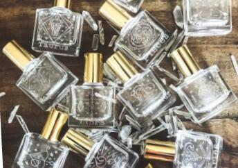 香水瓶激光雕刻機(jī)，屬于你獨(dú)特的味道